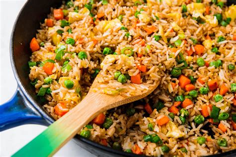 White Rice Nutrition. Here's the nutrition breakdown for 1 cup of cooked long-grain enriched white rice : 205 calories. 45g carbohydrates. 0.6g fiber. 4g protein. 0.4g fat. Here's the nutrition breakdown for 1 cup of cooked …